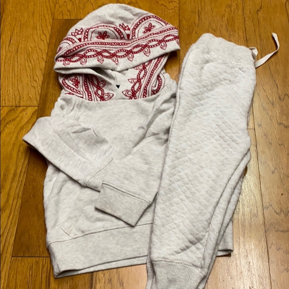 Sweatpants and sweatshirt set